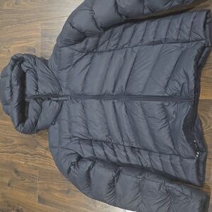 Women's like new Large Columbia jacket.